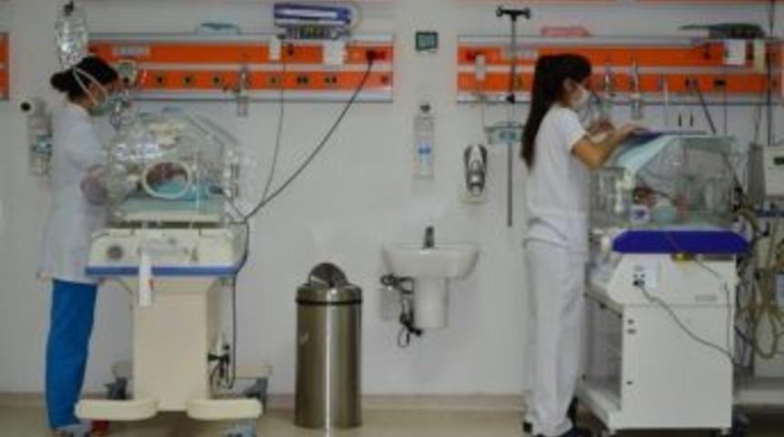 T&uuml;rkiye&rsquo;de Her Yıl 150 Bin Premat&uuml;re Bebek D&uuml;nyaya Geliyor