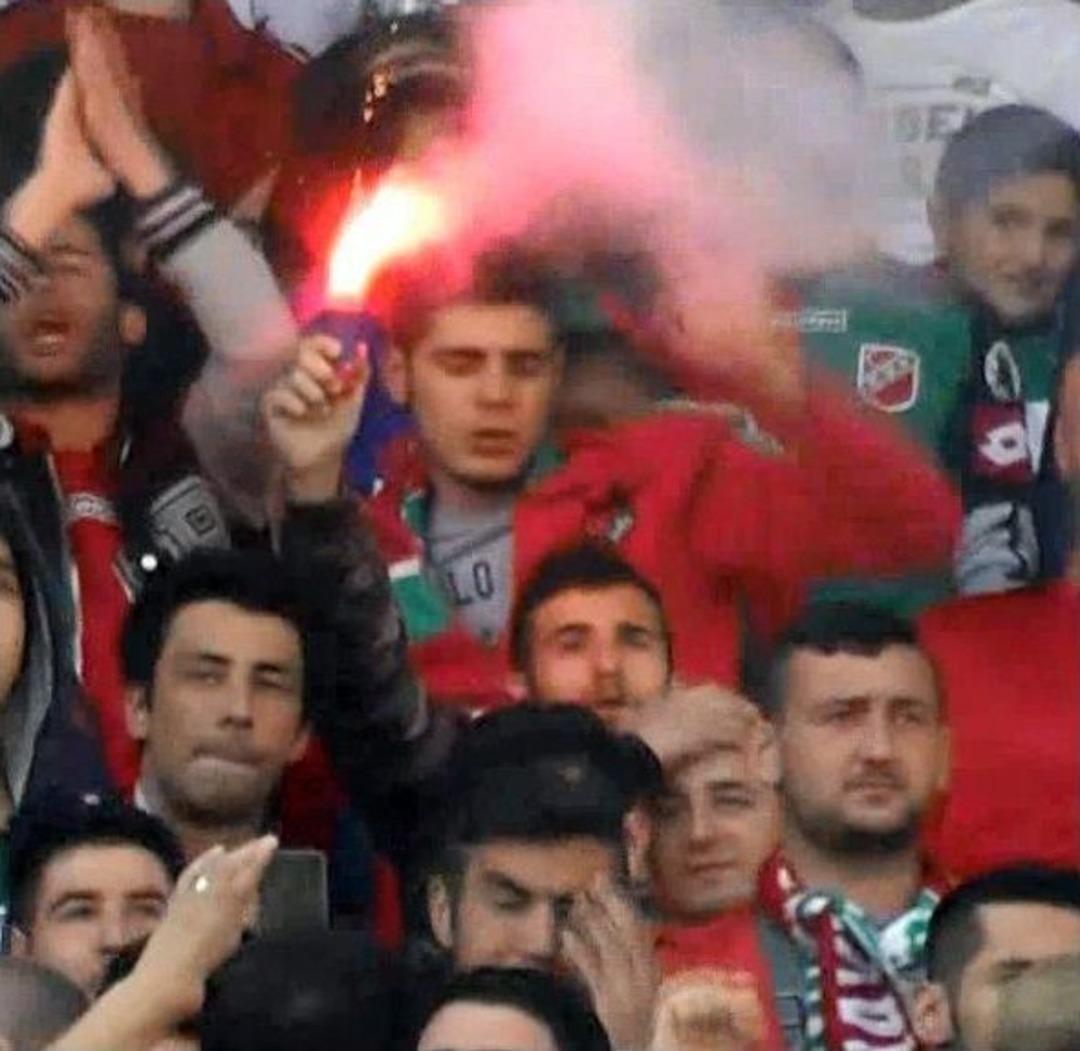 İzmir Derbisinde Olay &Ccedil;ıkaran Taraftarlar Kameradan Tespit Edildi