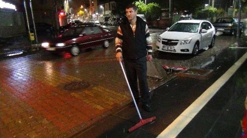 Şanlıurfa&rsquo;da Sağanak Yağış Hayatı Etkiliyor