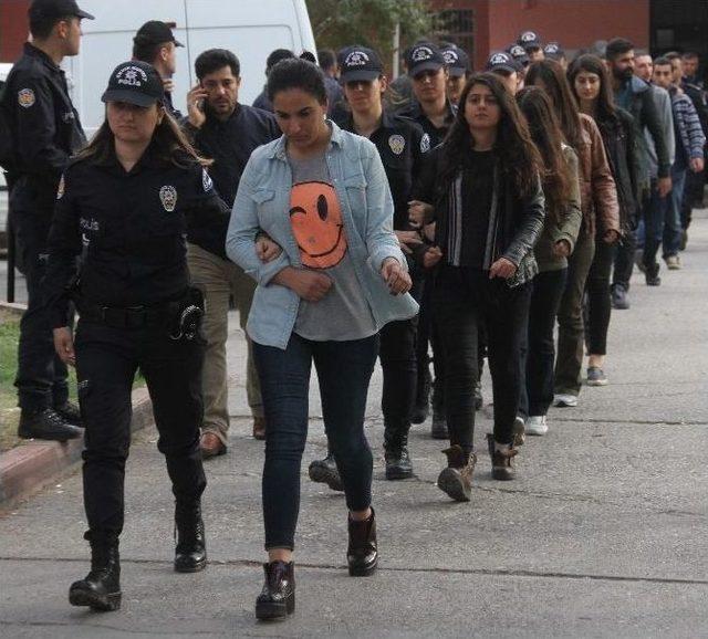 Beş Üniversiteli Terör Örgütü Üyesi Olmaktan Tutuklandı