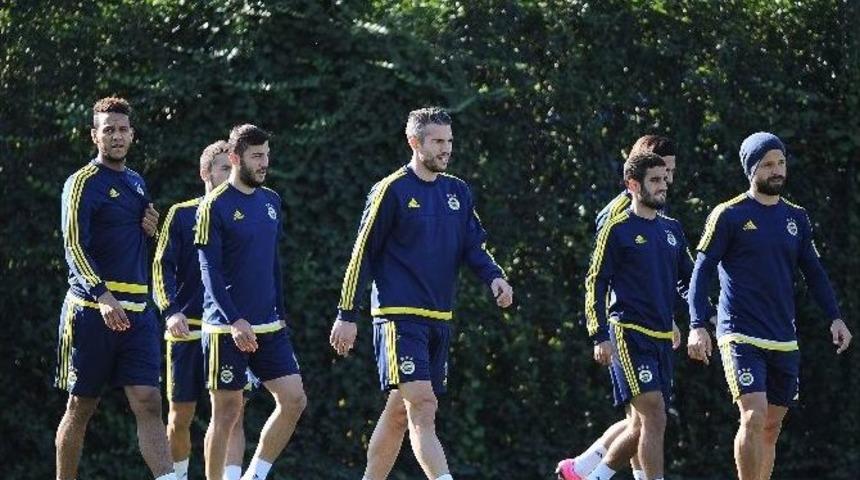 Fenerbah&ccedil;e&rsquo;de Hazırlıklar S&uuml;r&uuml;yor