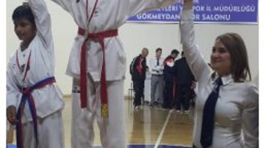 Arı Gen&ccedil;lik Hizmetleri Spor Kul&uuml;b&uuml; Madalyaları Topluyor