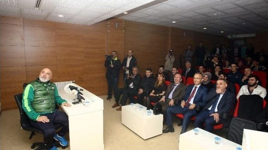 Hikmet Karaman &Uuml;niversite &Ouml;ğrencileriyle Buluştu