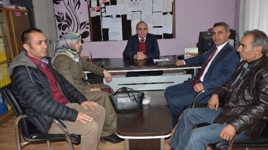 Iğdır Belediyesi&rsquo;nden &Ouml;ğrencilere Giyim Ve Kırtasiye Yardımı