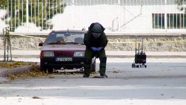 Polise Ait Otomobilinin Altına Yerleştirilen Düzenek Bomba Çıktı