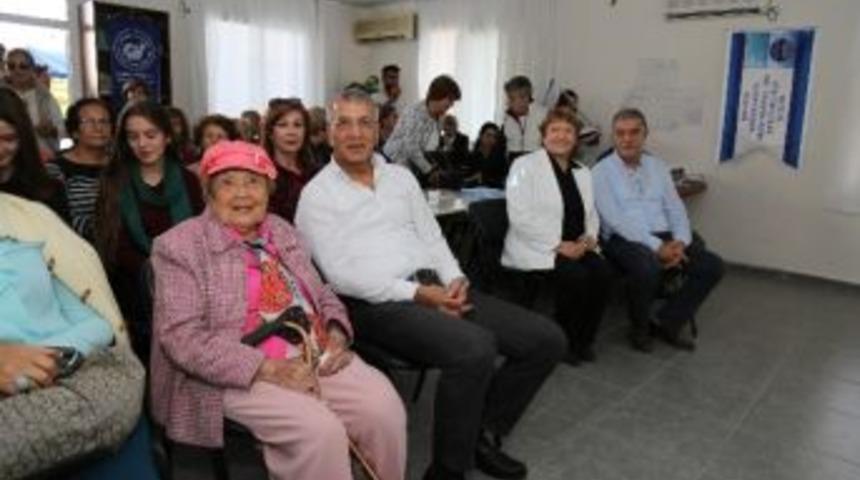 Başkan Tarhan; "gen&ccedil;leri Aydınlatmalıyız"