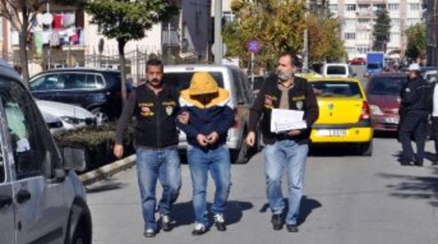 Cinayet Zanlısı, Annesinin Evinde Yakalandı