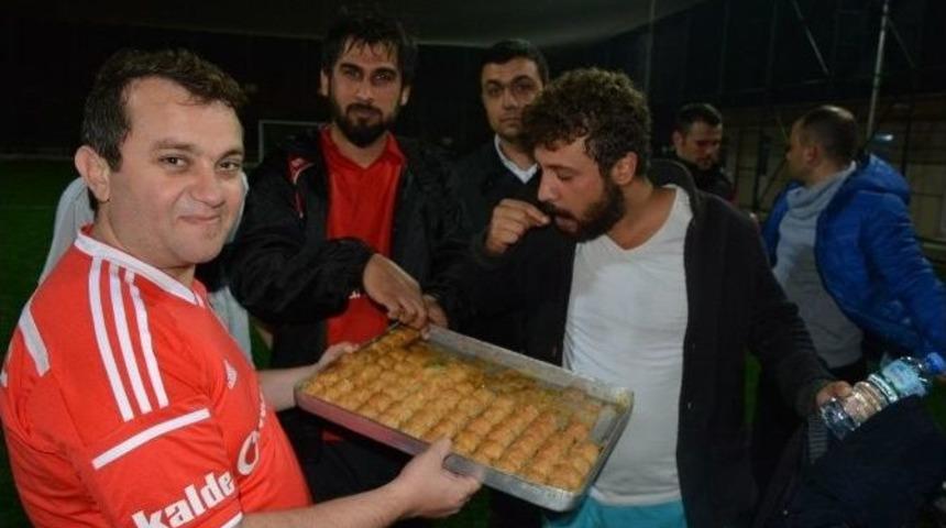 A&ccedil;ılış Ma&ccedil;ında Dostluk Kazandı