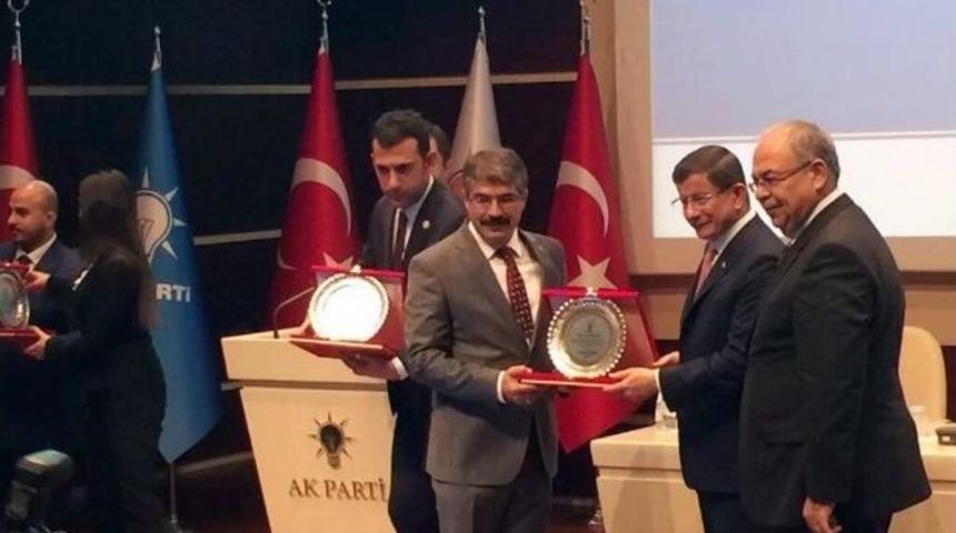 Başbakan Davutoğlu&rsquo;ndan Adıyaman&rsquo;a 4 Plaket