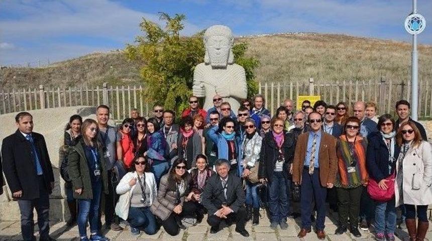 Turist Rehberleri, Battalgazi İl&ccedil;esinin Tarihi Mekanlarını Gezdi