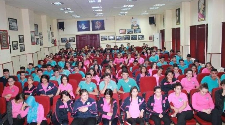 Gen&ccedil; Turizmciden &Ouml;ğrencilere Tavsiye: &ldquo;işinizi Severek Yapın&rdquo;