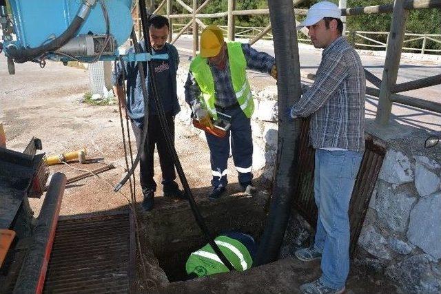 214 Metrelik Dereden 1200 Ton Atık Çıktı