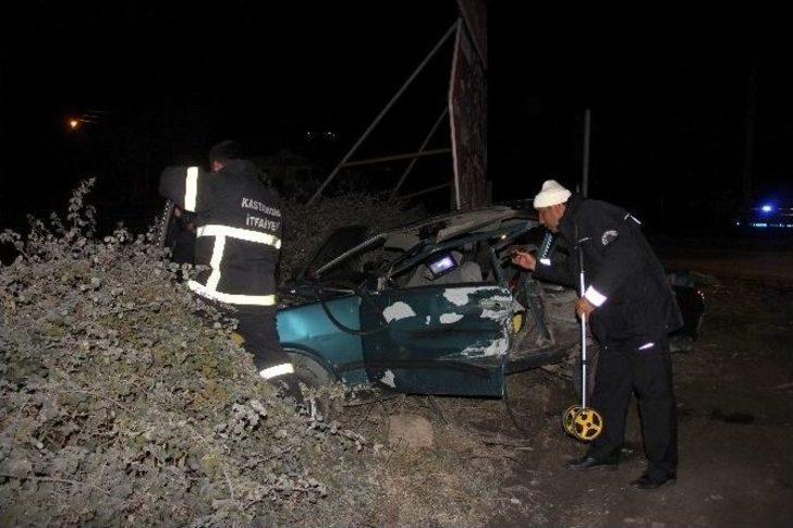 Hayvan Yüklü Kamyon İle Otomobil Çarpıştı: 1 Ölü, 3 Yaralı G4