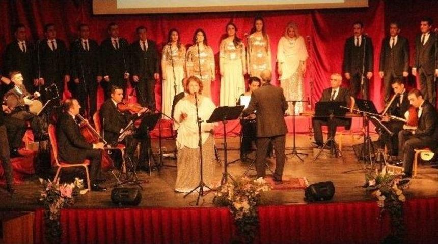 Elazığ Devlet Klasik T&uuml;rk M&uuml;ziği Korosu Konser Verdi