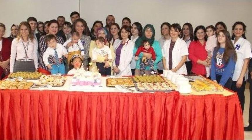 Aceleci Bebekler, Doktorlarıyla Buluştu