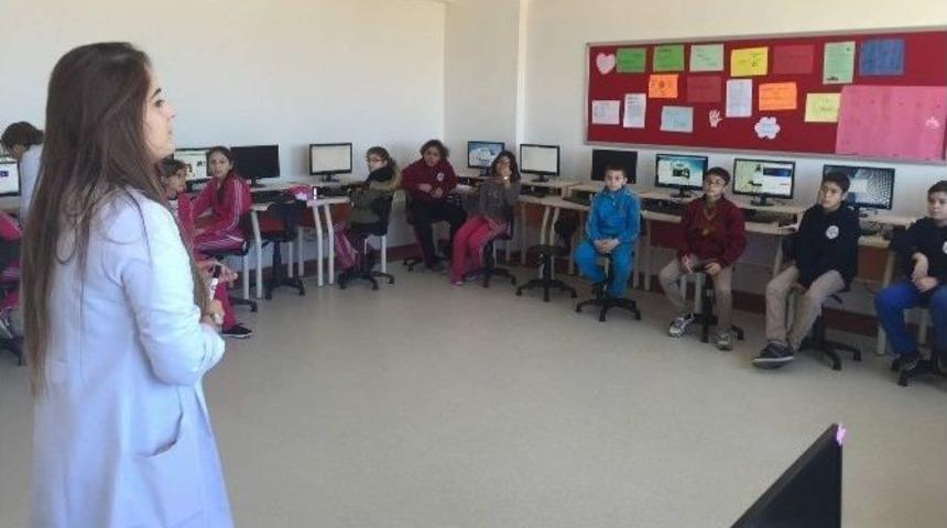 Yozgat &Ccedil;&ouml;z&uuml;m Kolejinde &ldquo;minik Parmaklar Geleceği Programlıyor&rdquo;