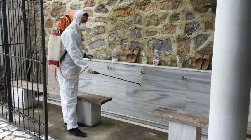 Maltepe&rsquo;deki İbadethaneler Dezenfekte Edildi