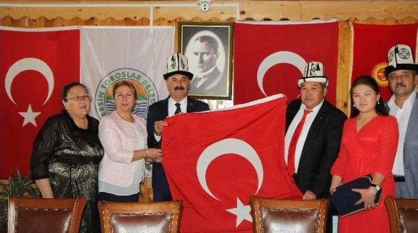 Başkan Tuna, Kırgız Konuklarını Ağırladı