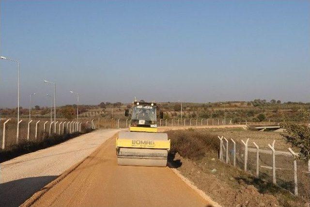 Tekeliler Grup Yollarına Sıcak Asfalt