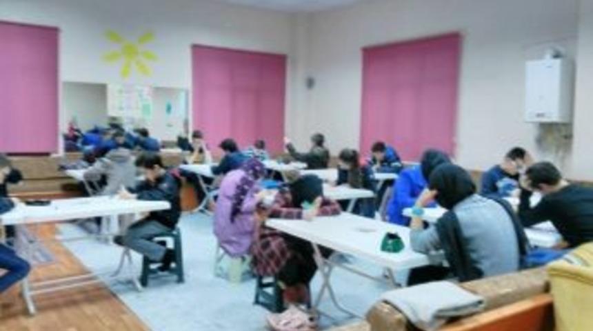 Karab&uuml;k Gen&ccedil; Eksen, &Ouml;d&uuml;ll&uuml; Teog Deneme Sınavı D&uuml;zenliyor