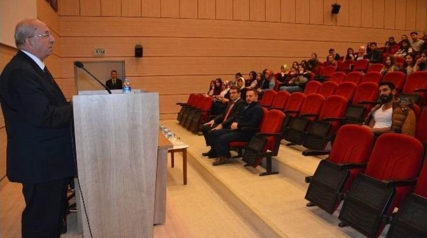 Başkan Albayrak, &Uuml;niversite &Ouml;ğrencilerine Kariyer Tavsiyelerinde Bulundu