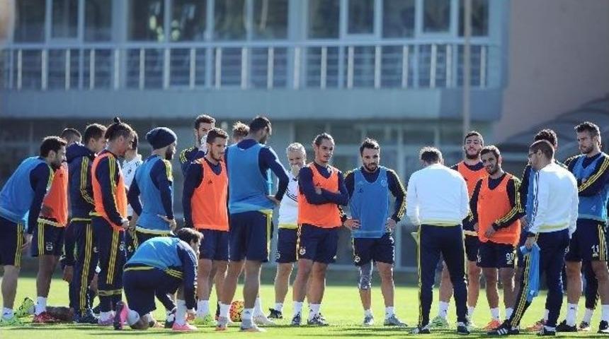 Fenerbah&ccedil;e&rsquo;de Markovic Ve Ribeiro Takımla &Ccedil;alıştı