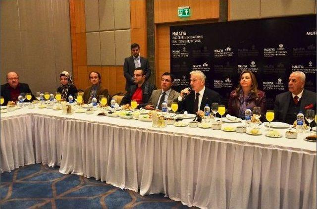 Vali Kam&ccedil;ı, Film Festivalini Değerlendirdi 1