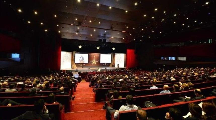 Sa&uuml; Rekt&ouml;r&uuml; Elmas&rsquo;a M&uuml;kemmellik El&ccedil;isi &Ouml;d&uuml;l&uuml; Verildi