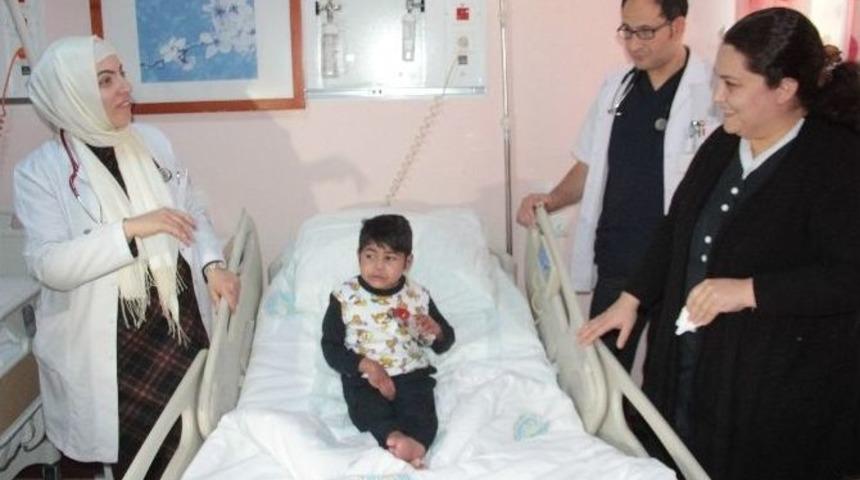 6 Yaşındaki Suriyeli &Ccedil;ocuğu Ayaklarını Bağlayıp &Ouml;l&uuml;me Terk Ettiler