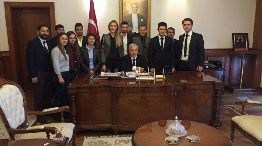 Malatya Gen&ccedil;lik Kurulu Derneği, Vali Kam&ccedil;ı&rsquo;yı Ziyaret Etti