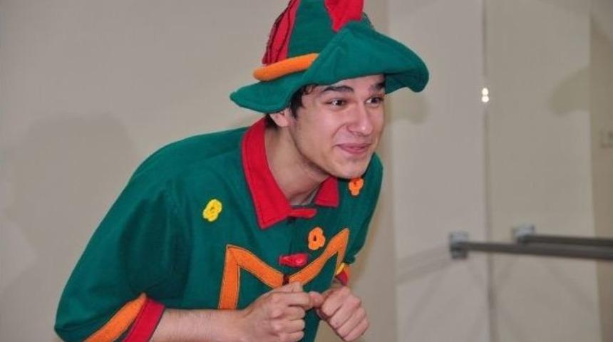 &Ccedil;ocuklar Karag&ouml;z Ve Hacivat İle &Ouml;ğreniyor