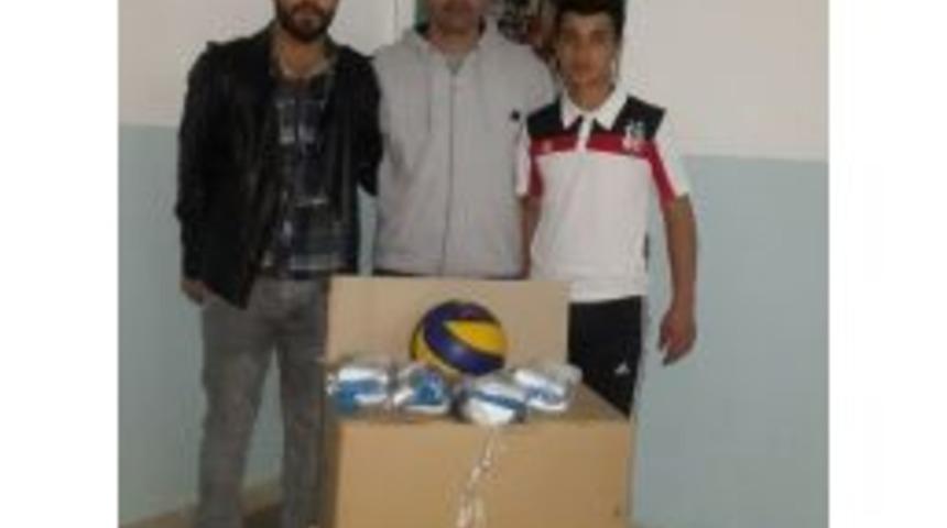 Sungurluspor&rsquo;a İstanbul&rsquo;dan Malzeme Yardımı