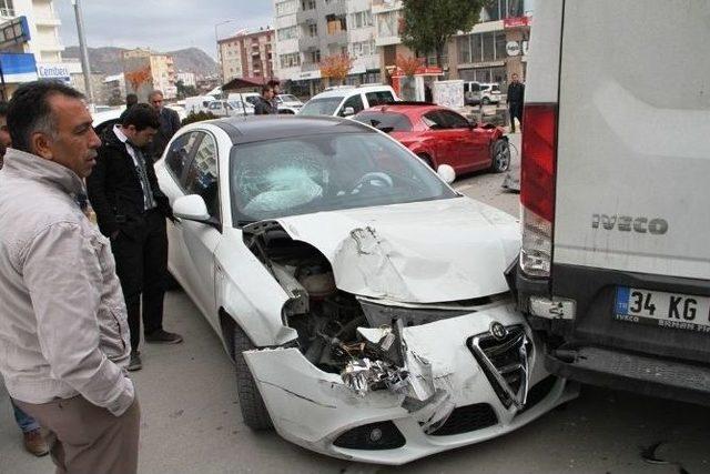 Van’da Zincirleme Trafik Kazası: 1 Yaralı