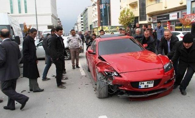 Van’da Zincirleme Trafik Kazası: 1 Yaralı