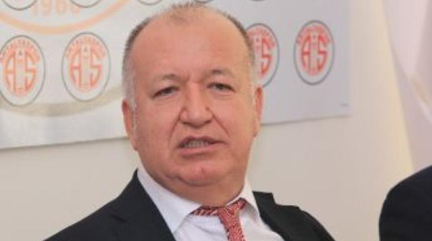 Gencer: "ronaldinho Ve Pirlo Gelmeye Hazır"