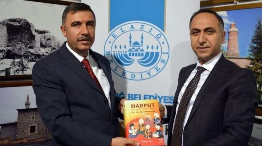 Dsi B&ouml;lge M&uuml;d&uuml;r&uuml; &Ouml;zg&uuml;r Yapex Fuarını Ziyaret Etti