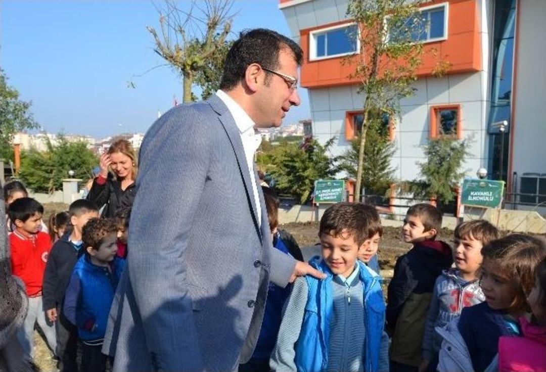 Minik Eller, Fidanları Toprakla Buluşturdu