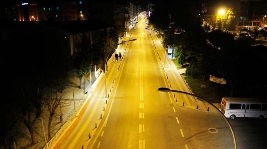 Karaman&rsquo;da Caddeler Işıl Işıl