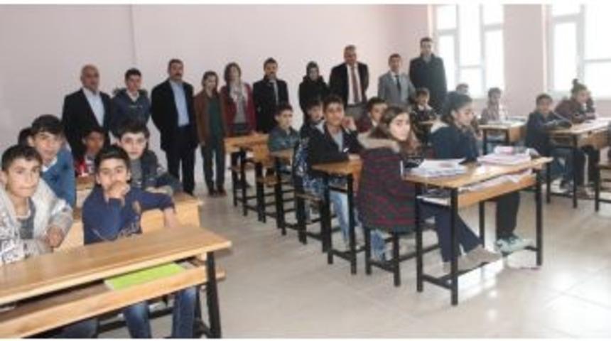 Kardeş Okula Malzeme Yardımı