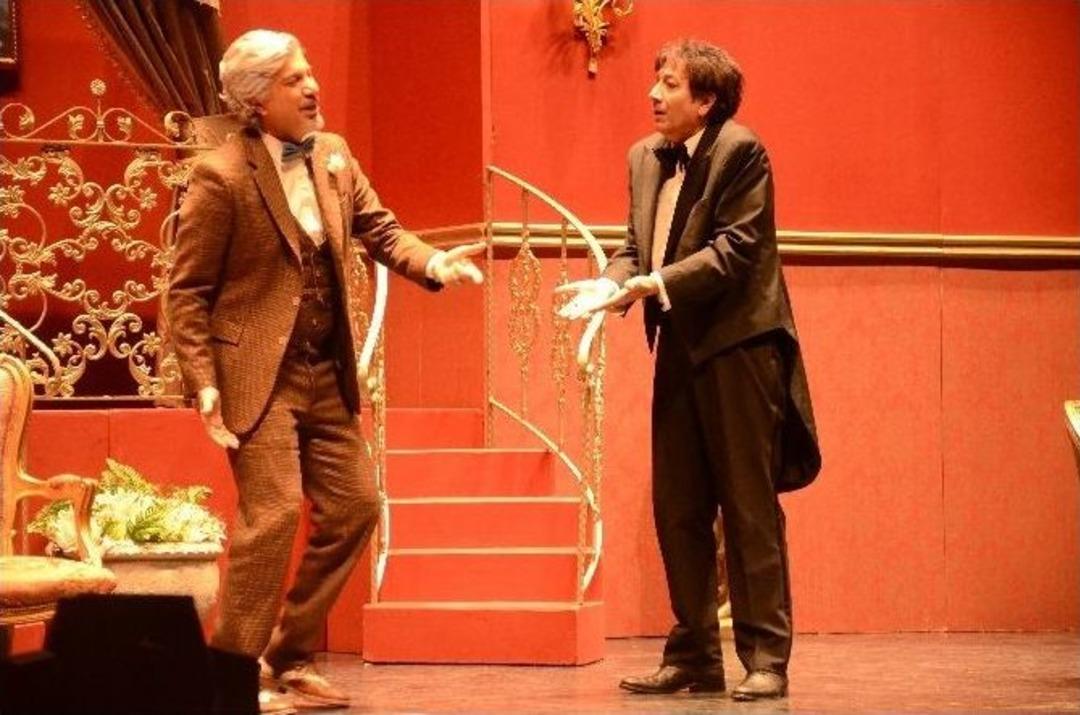 Eşinin &Ouml;l&uuml;m Yıl D&ouml;n&uuml;m&uuml;nde Sahnelere Geri D&ouml;nd&uuml;