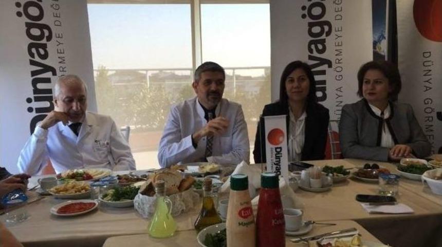 Dünyagöz Hastanesi Yönetimi Gazetecilerle Bir Araya Geldi