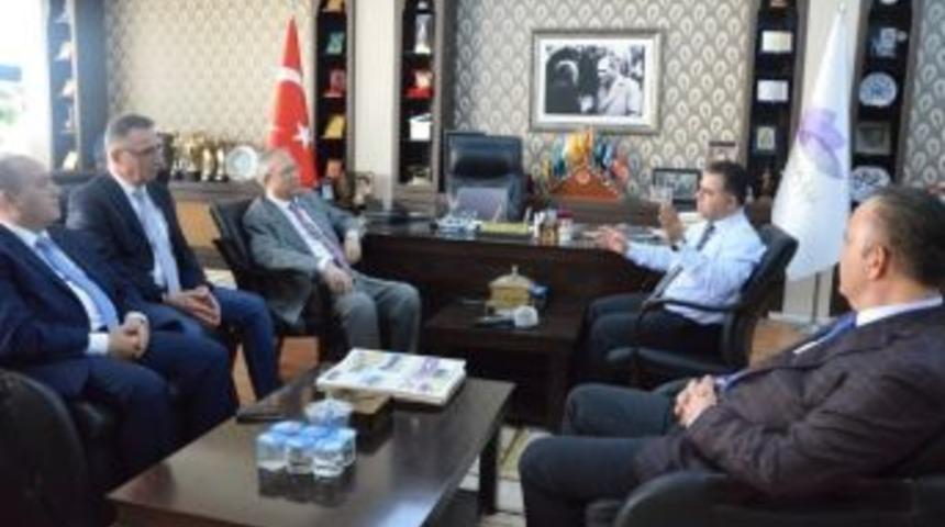 Tbmm Eski Başkanvekili Alptekin’den Aksoy’a Ziyaret