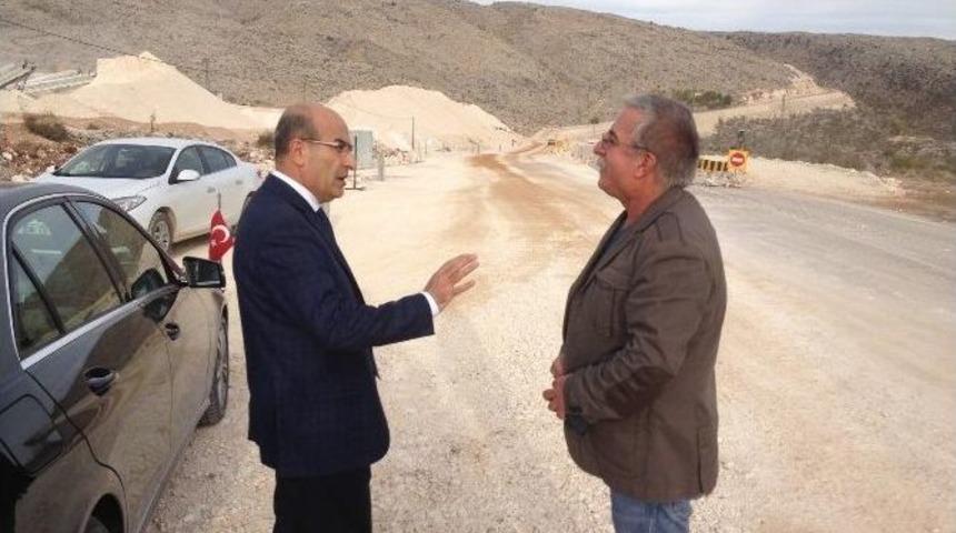 Vali Demirtaş, Besni Araban Arası Duble Yol &Ccedil;alışmalarını İnceledi