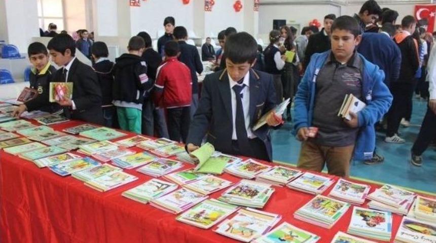 Karako&ccedil;an&rsquo;da Kitap Şenliği