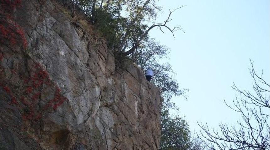 Bir Kutu Hap İ&ccedil;ip, İntihara Teşebb&uuml;s Etti