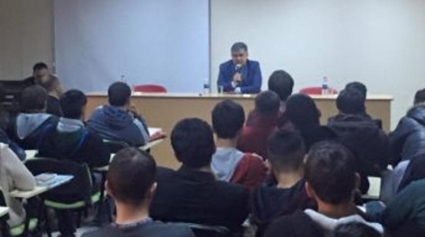 Özgüven Üniversite Öğrencileri İle Buluştu