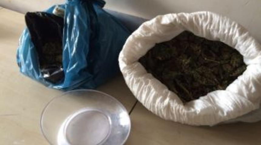 Diyarbakır’da Silah Ve Uyuşturucu Operasyonu