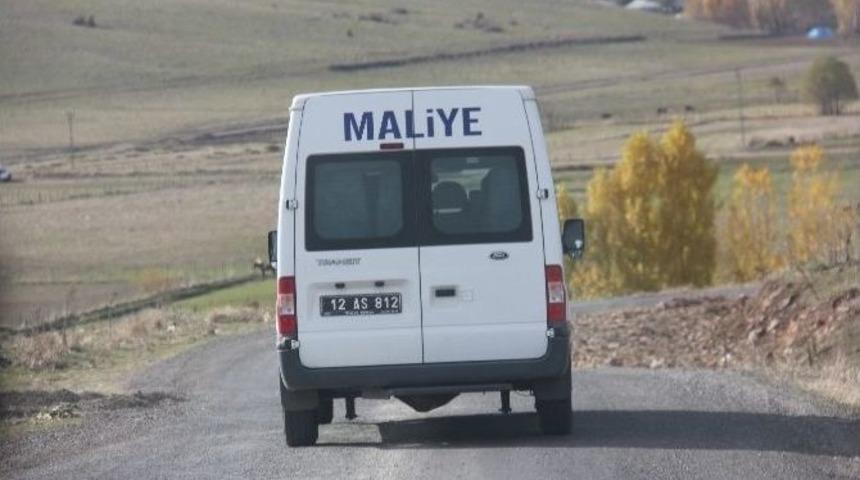 Maliyeciler G&ouml;ktaşı Yağan K&ouml;y&uuml; Bastı
