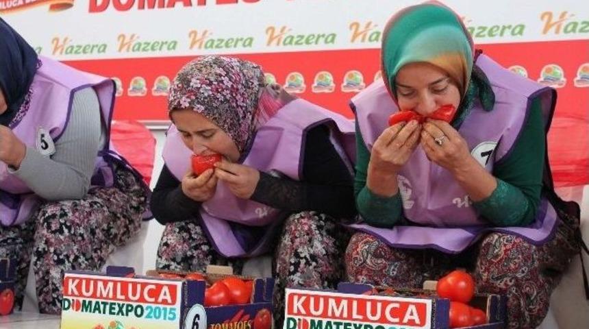 Kadınlardan En Hızlı Domates Yeme Yarışması