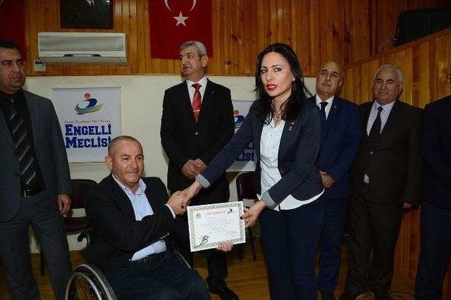 Belediye Otobüs Şoförleri Sertifikalarını Aldı